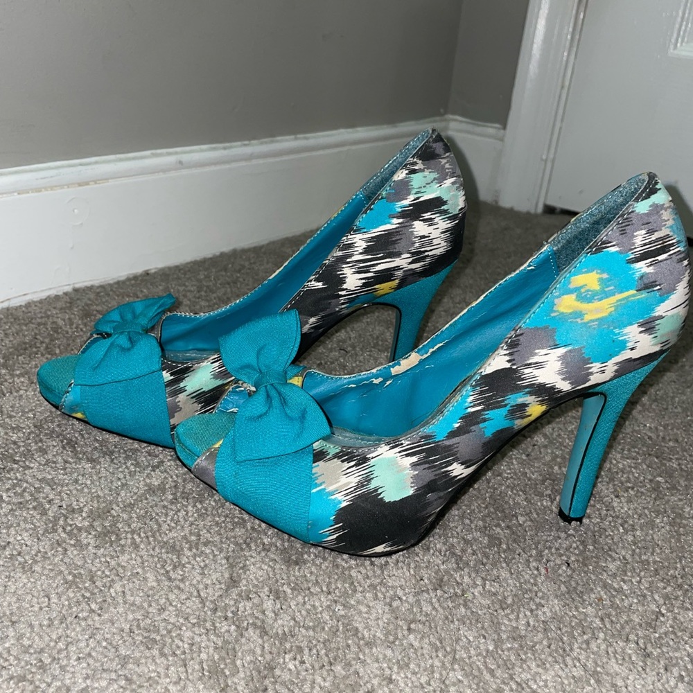 Heels - Picture 2 of 4